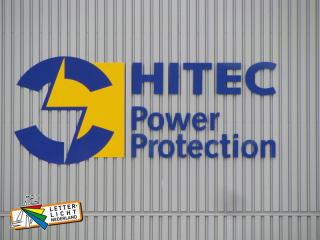 Geveltekst en logo in vorm uitgefreesd